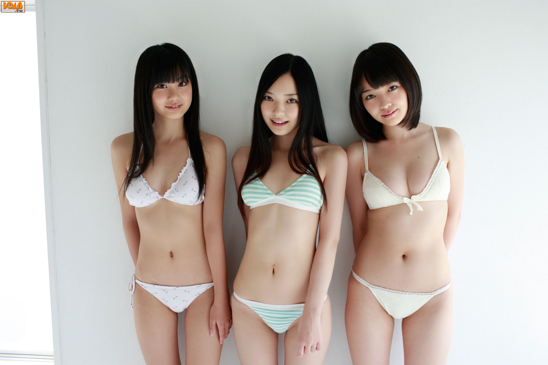 Японские девушки показывают 37 фото