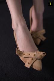 Ziwei「GirlinWarehouse」[IsstoIESS]美しい脚とシルクの足