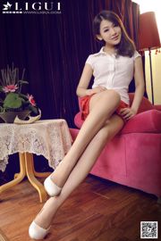 [丽柜LiGui] Model Wen Jing "Pink Sweet Beauty with High Heels and Silk Feet" Beautiful Legs and Jade Foot Photo Picture