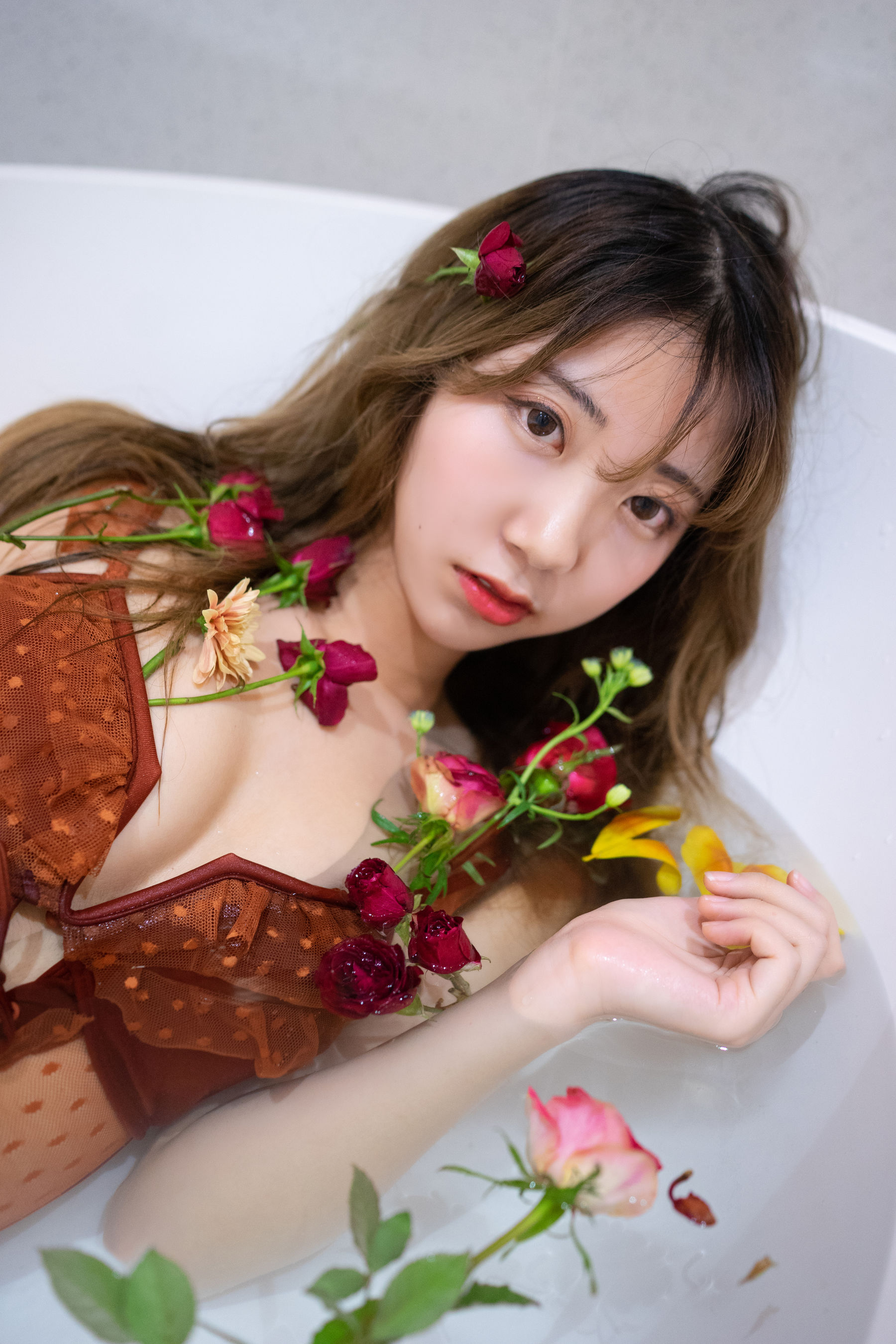 Beliebte Coser Kurokawa "Das Mädchen des Jahres im orangefarbenen Badeanzug"